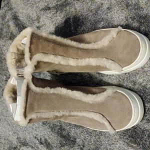 NWOT Joyks high top sneakers